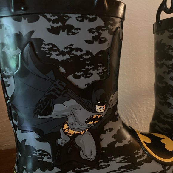 Western Chief boys Batman boots size 11/12 excellent condition - Picture 3 of 5
